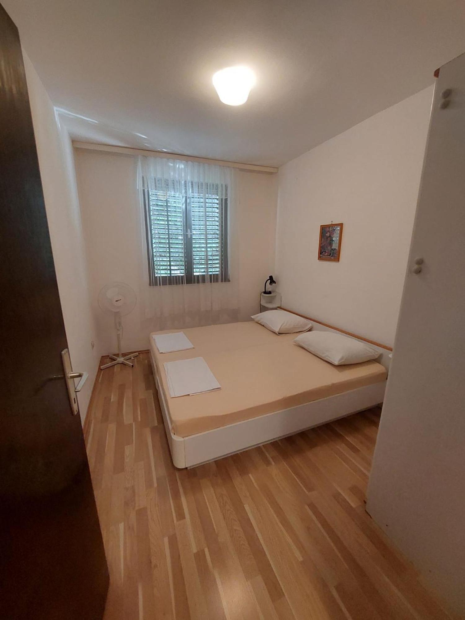 Apartmani Vuksanovic Pag Town Esterno foto