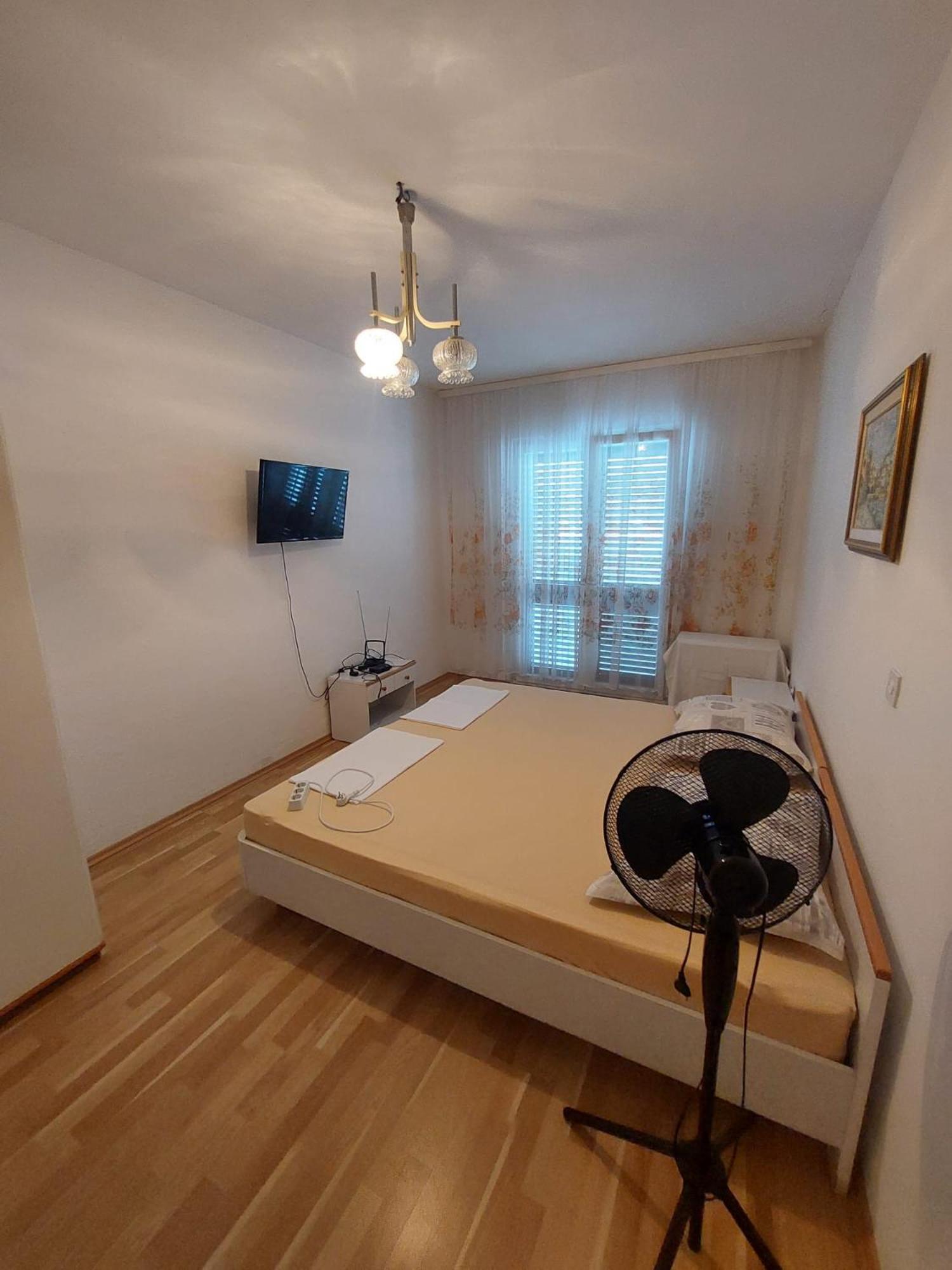 Apartmani Vuksanovic Pag Town Esterno foto